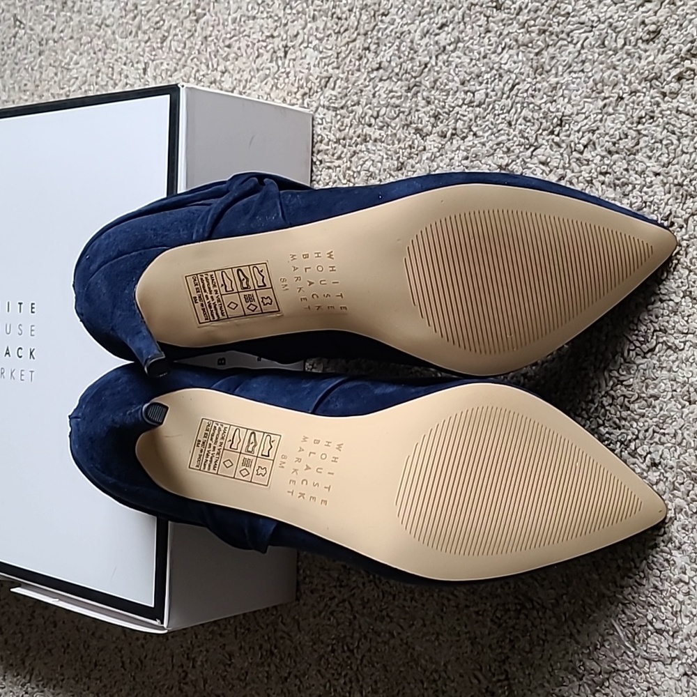 🎉Host Pick🎉 White house black market Chloe Side Twist Shootie - Picture 9 of 11